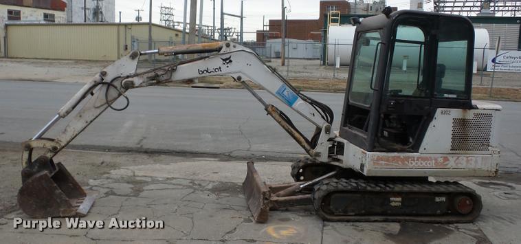 image for item AG9261 1997 Bobcat X331 compact excavator