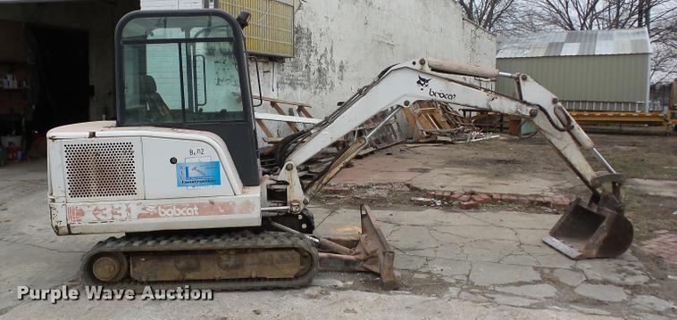 image for item AG9261 1997 Bobcat X331 compact excavator