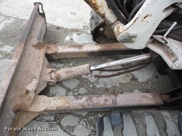 image for item AG9261 1997 Bobcat X331 compact excavator