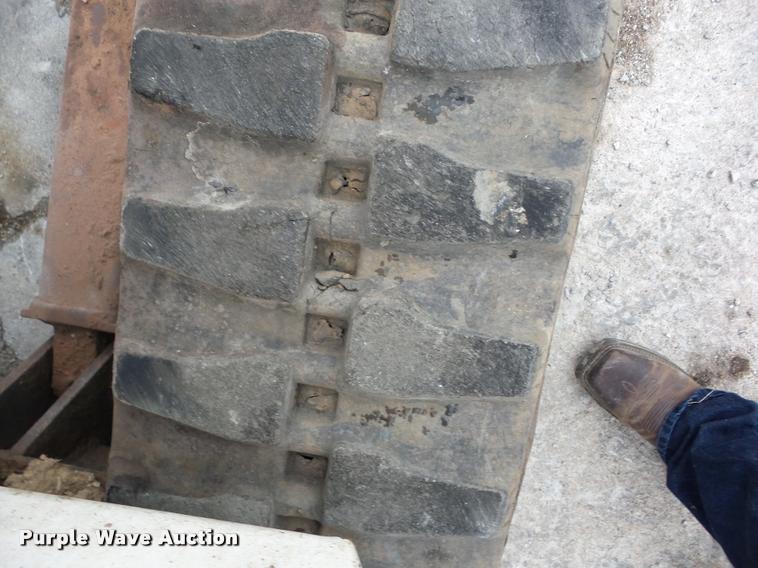 image for item AG9261 1997 Bobcat X331 compact excavator