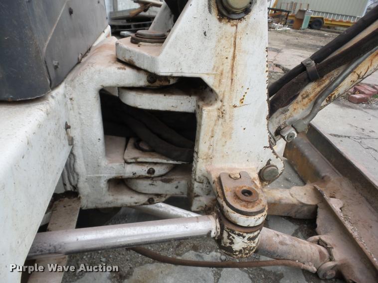 image for item AG9261 1997 Bobcat X331 compact excavator