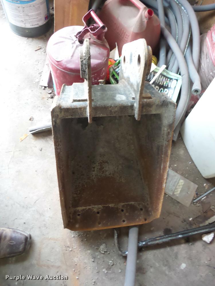 image for item AG9261 1997 Bobcat X331 compact excavator