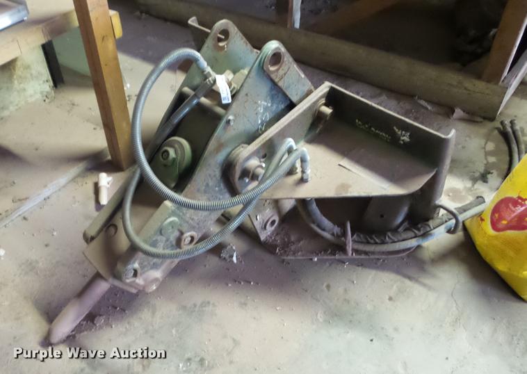 image for item AG9263 Bobcat 2500 skid steer hydraulic breaker