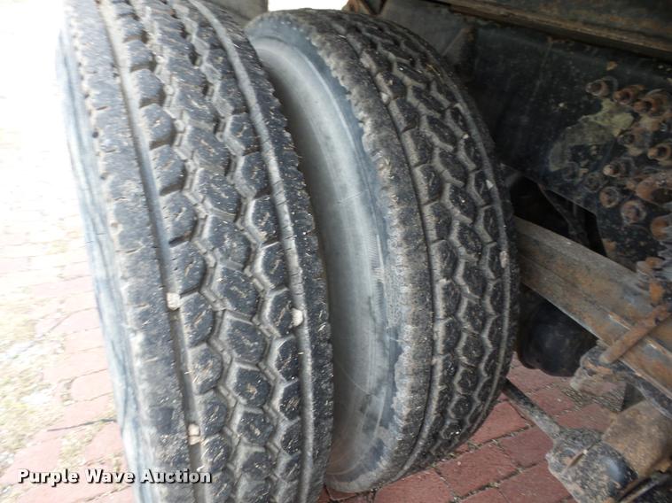 image for item B5409 2001 Sterling LT8500 triple axle dump truck