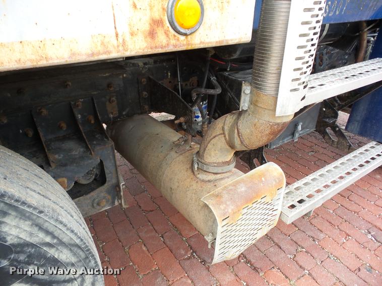 image for item B5409 2001 Sterling LT8500 triple axle dump truck