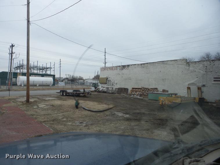 image for item B5409 2001 Sterling LT8500 triple axle dump truck