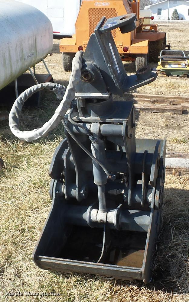 image for item BI9137 Pemberton clamshell bucket