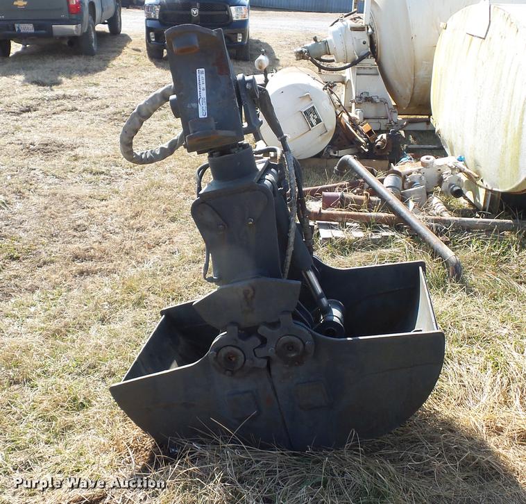 image for item BI9137 Pemberton clamshell bucket