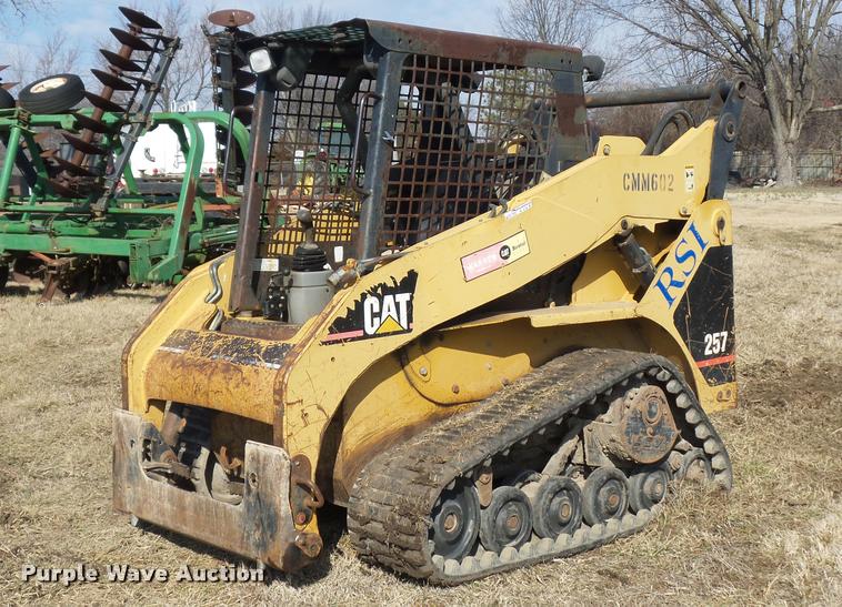 image for item BI9138 2003 Caterpillar 257 skid steer