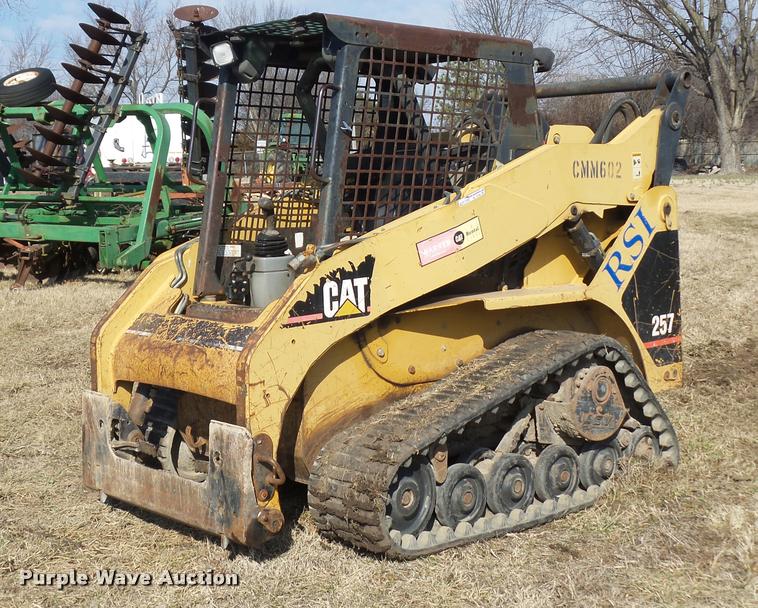 image for item BI9138 2003 Caterpillar 257 skid steer