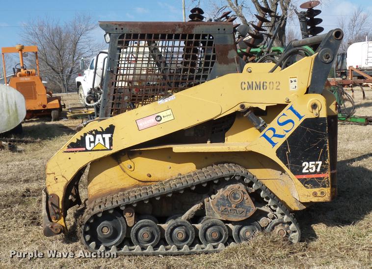 image for item BI9138 2003 Caterpillar 257 skid steer