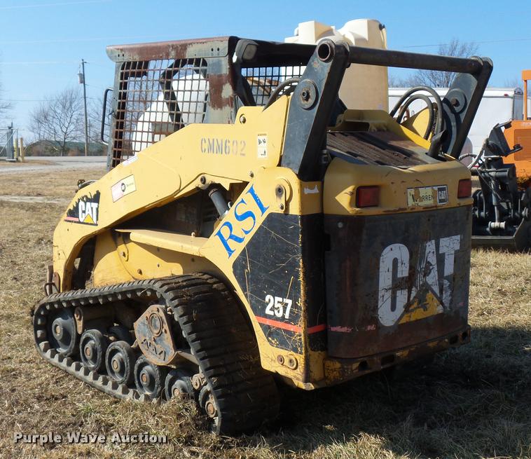 image for item BI9138 2003 Caterpillar 257 skid steer