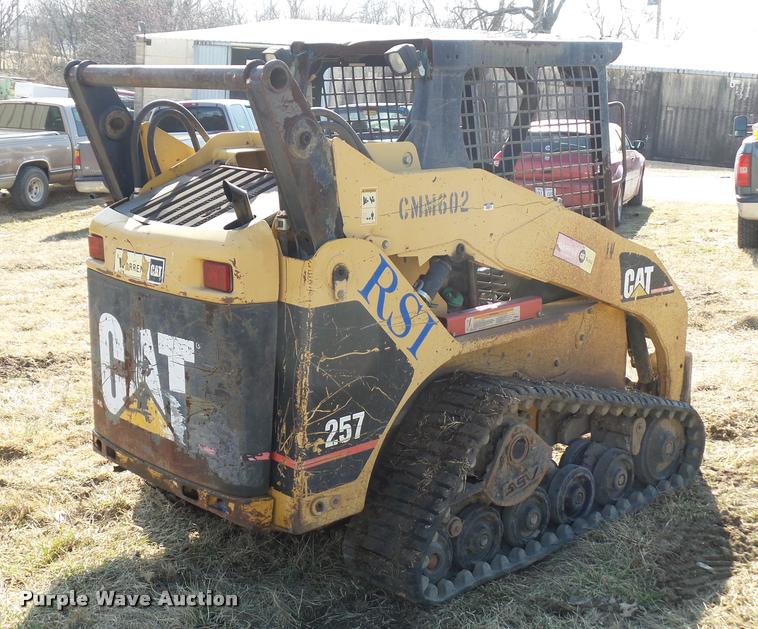image for item BI9138 2003 Caterpillar 257 skid steer