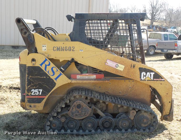 image for item BI9138 2003 Caterpillar 257 skid steer