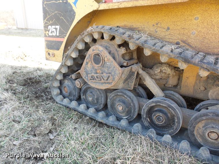 image for item BI9138 2003 Caterpillar 257 skid steer