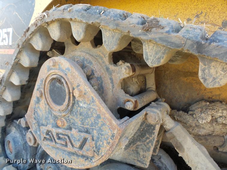 image for item BI9138 2003 Caterpillar 257 skid steer