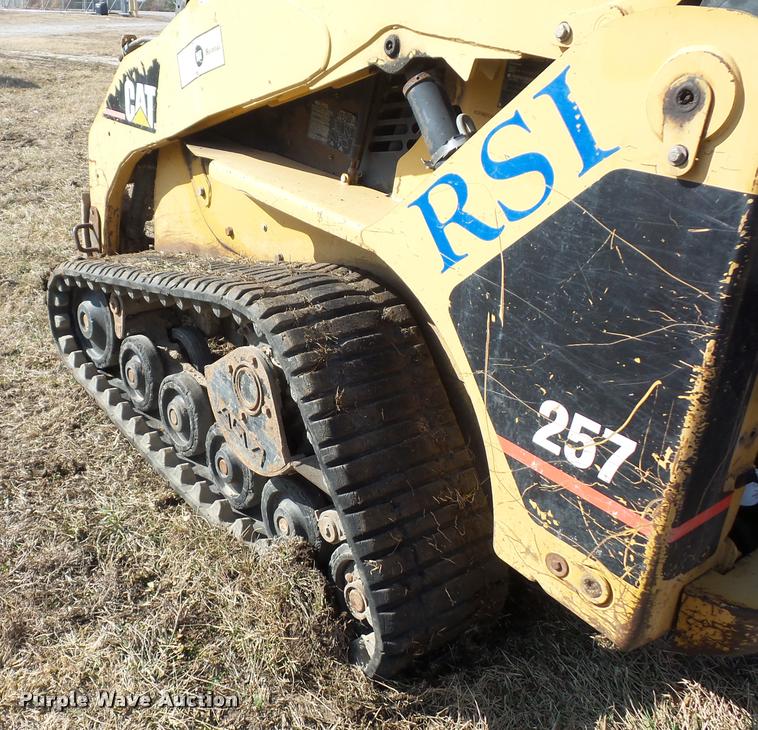 image for item BI9138 2003 Caterpillar 257 skid steer