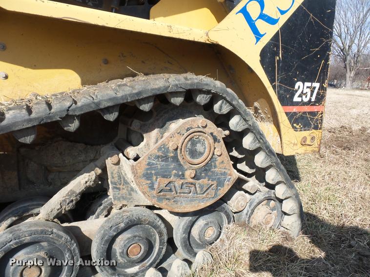 image for item BI9138 2003 Caterpillar 257 skid steer