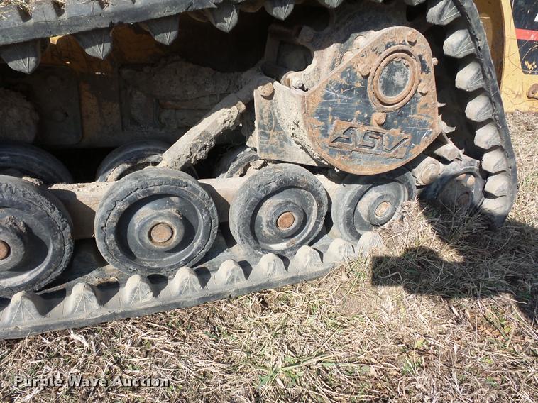 image for item BI9138 2003 Caterpillar 257 skid steer