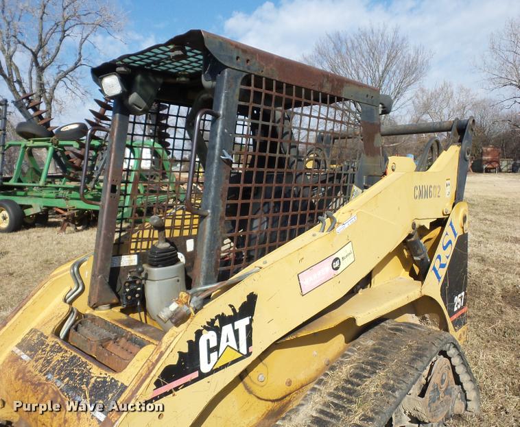 image for item BI9138 2003 Caterpillar 257 skid steer