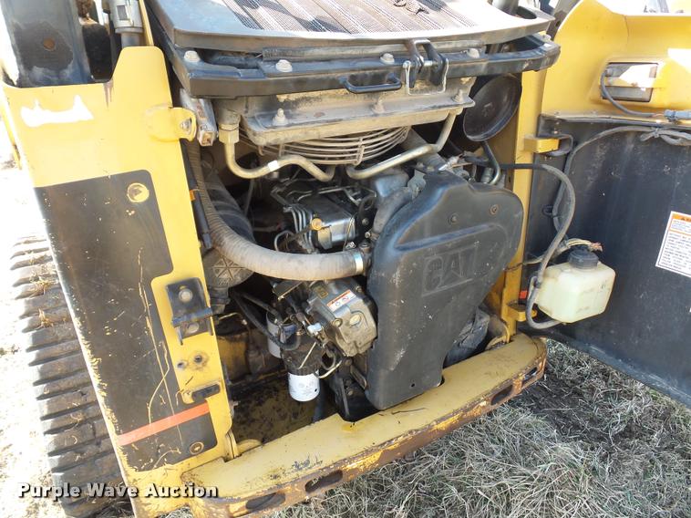 image for item BI9138 2003 Caterpillar 257 skid steer