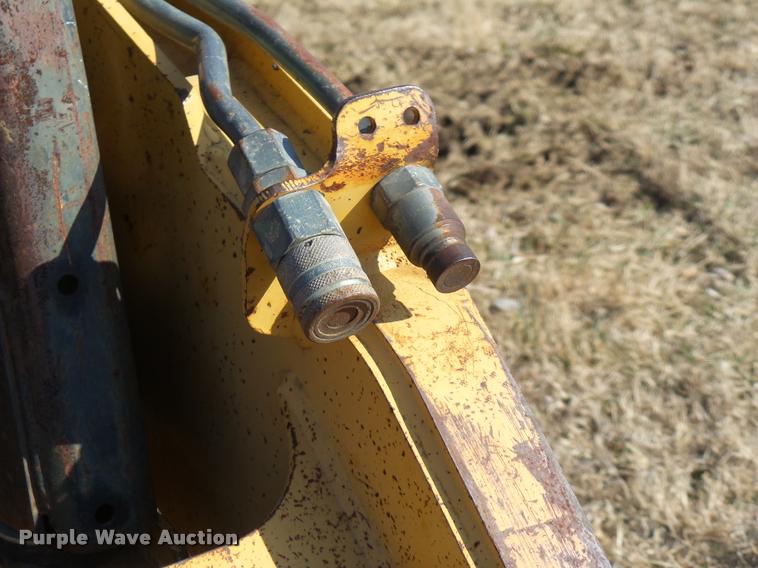 image for item BI9138 2003 Caterpillar 257 skid steer