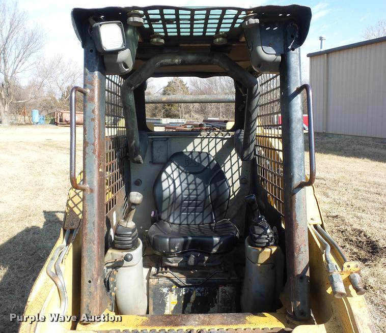 image for item BI9138 2003 Caterpillar 257 skid steer