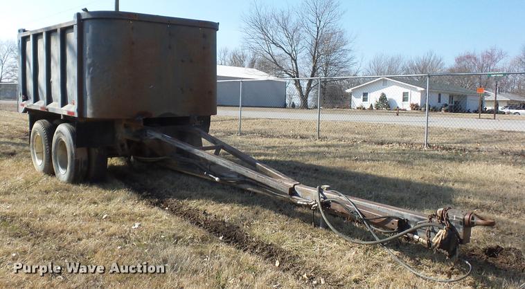 image for item BI9140 1983 Hilbilt end dump trailer