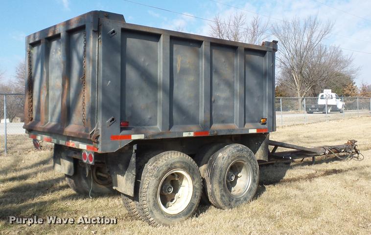 image for item BI9140 1983 Hilbilt end dump trailer