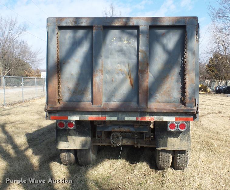image for item BI9140 1983 Hilbilt end dump trailer