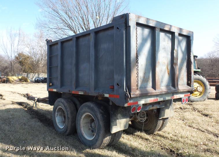 image for item BI9140 1983 Hilbilt end dump trailer