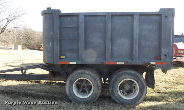 image for item BI9140 1983 Hilbilt end dump trailer
