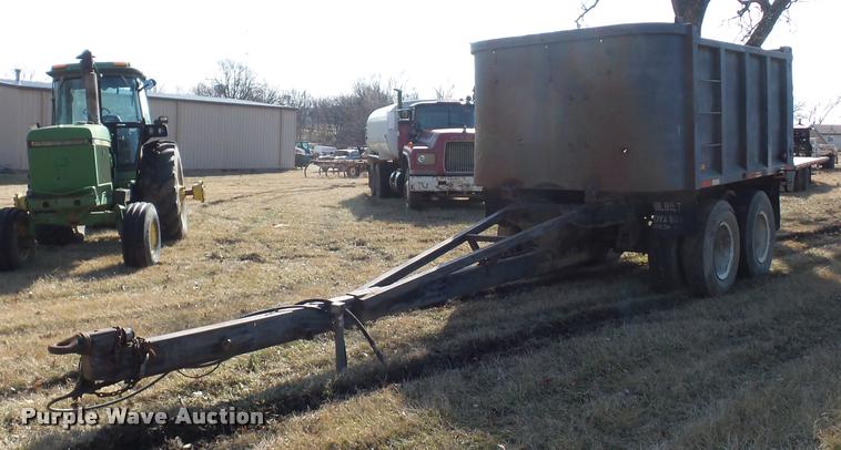 image for item BI9140 1983 Hilbilt end dump trailer