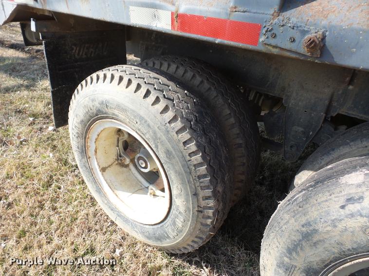 image for item BI9140 1983 Hilbilt end dump trailer