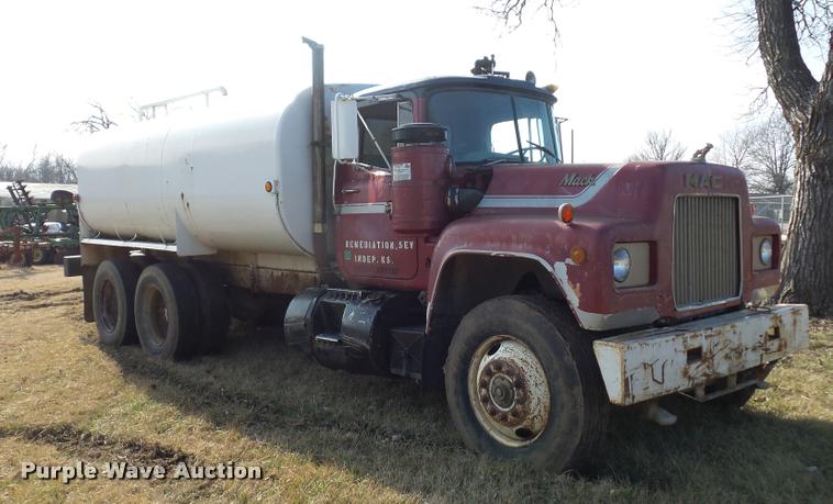 image for item BI9142 1980 Mack water truck