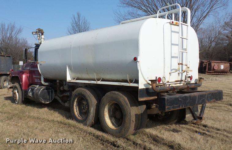 image for item BI9142 1980 Mack water truck