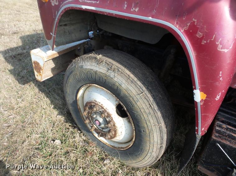 image for item BI9142 1980 Mack water truck