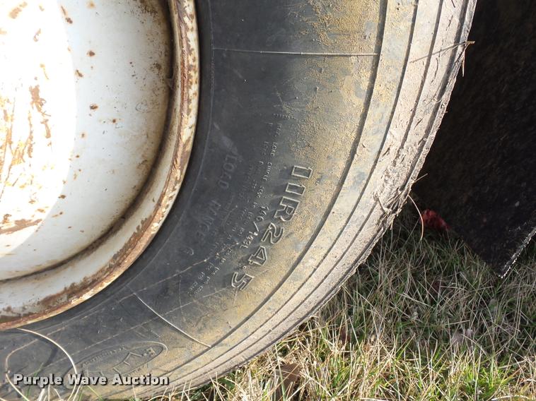 image for item BI9142 1980 Mack water truck