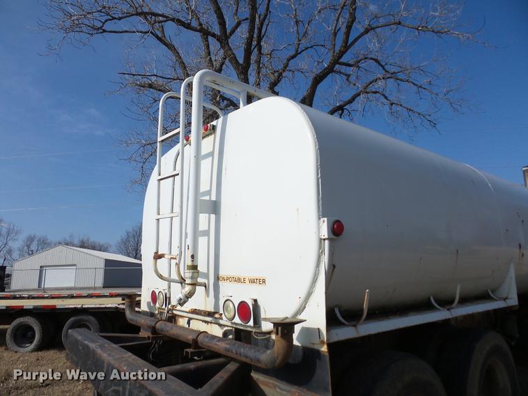 image for item BI9142 1980 Mack water truck