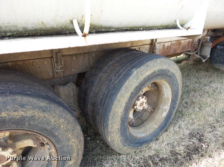 image for item BI9142 1980 Mack water truck