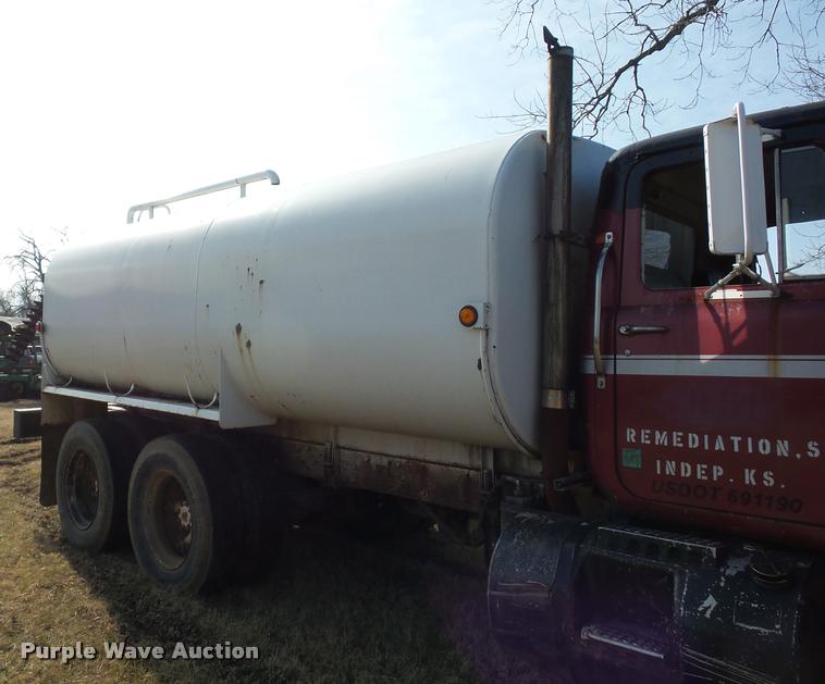 image for item BI9142 1980 Mack water truck