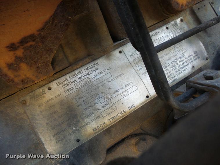 image for item BI9142 1980 Mack water truck