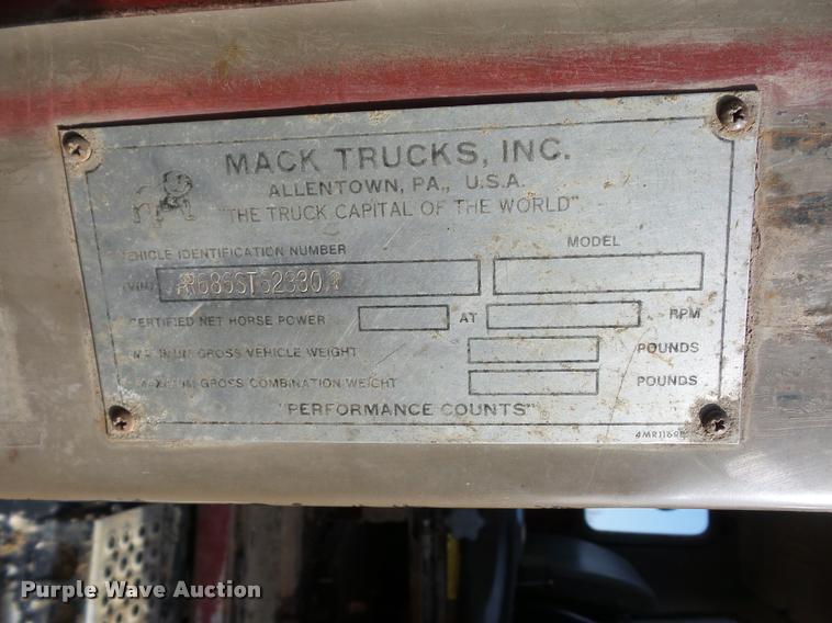 image for item BI9142 1980 Mack water truck