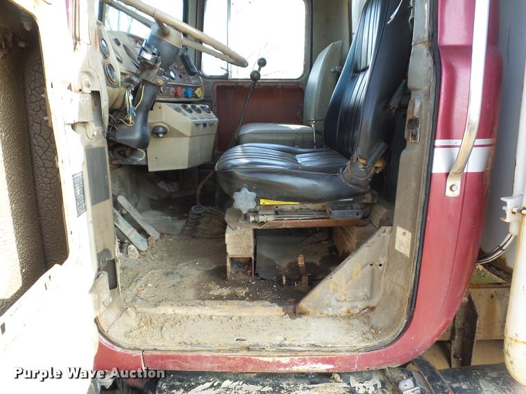 image for item BI9142 1980 Mack water truck