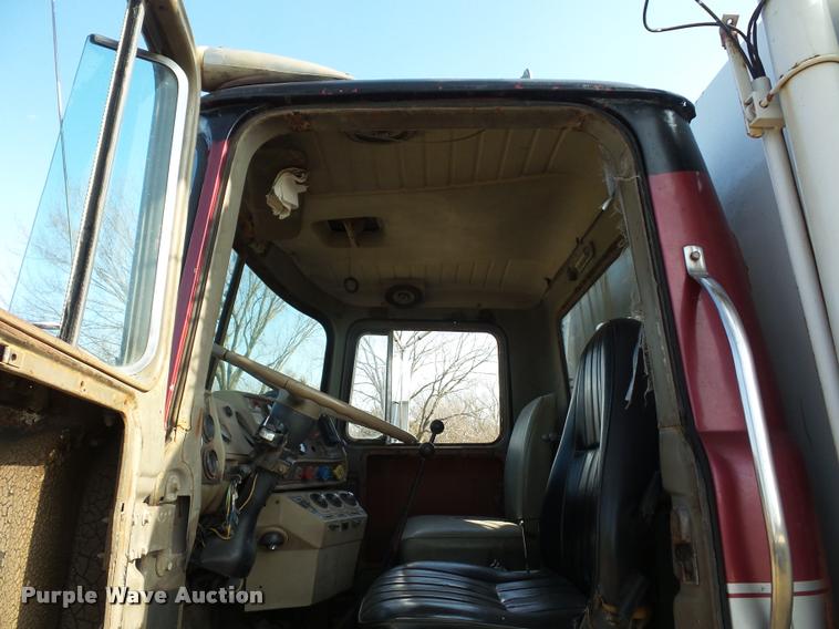 image for item BI9142 1980 Mack water truck