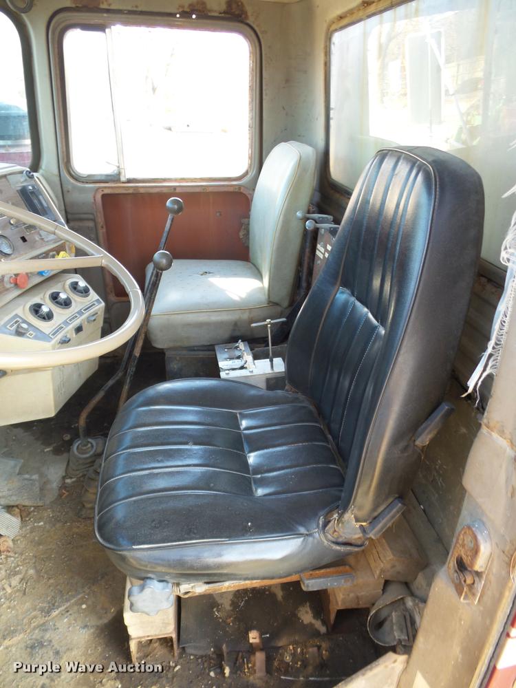 image for item BI9142 1980 Mack water truck