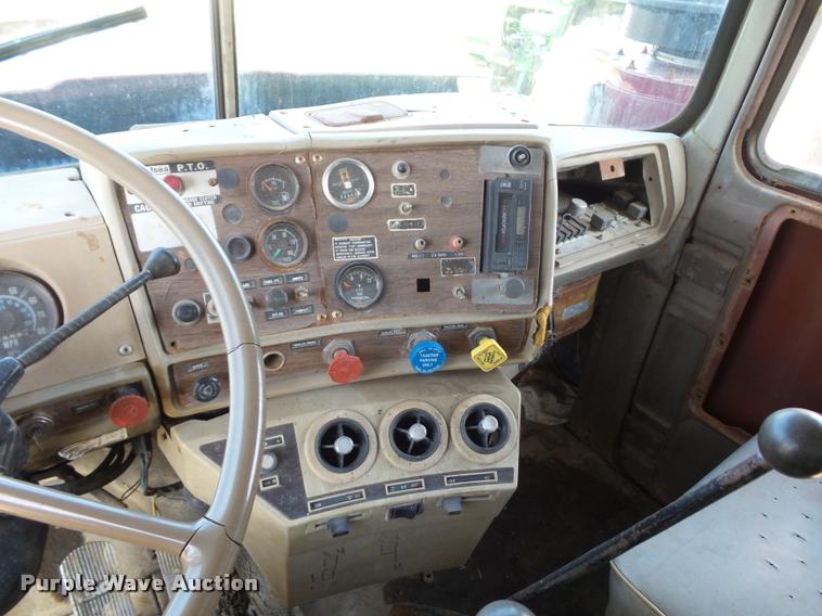 image for item BI9142 1980 Mack water truck