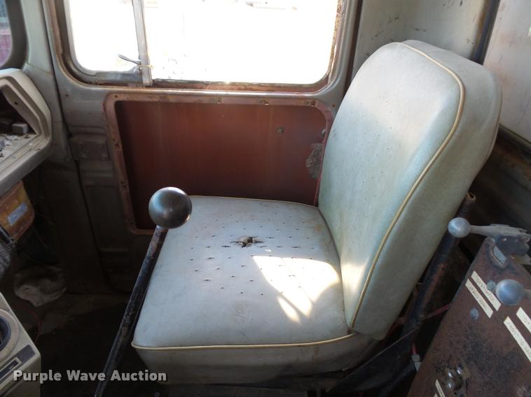 image for item BI9142 1980 Mack water truck