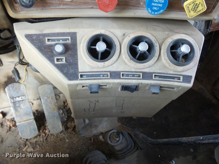 image for item BI9142 1980 Mack water truck