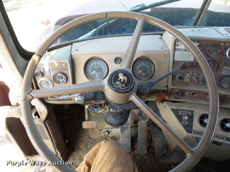 image for item BI9142 1980 Mack water truck